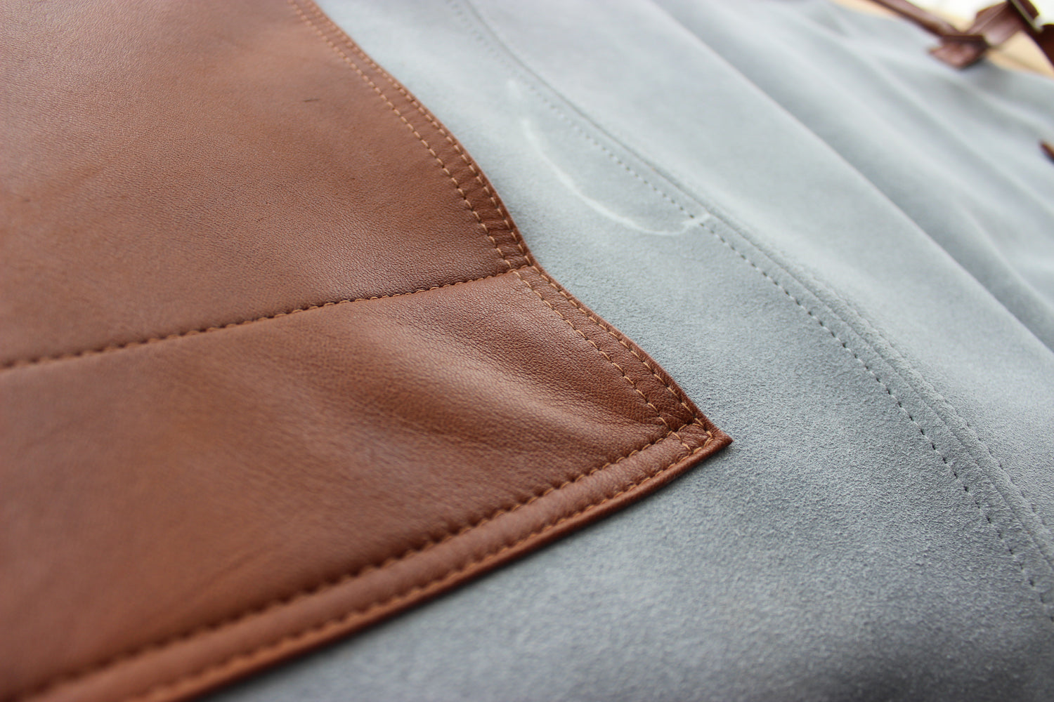 Wok Thick Suede Apron with Leather Straps - Light Gray and Brown - PDCollection Leatherwear - Online Shop