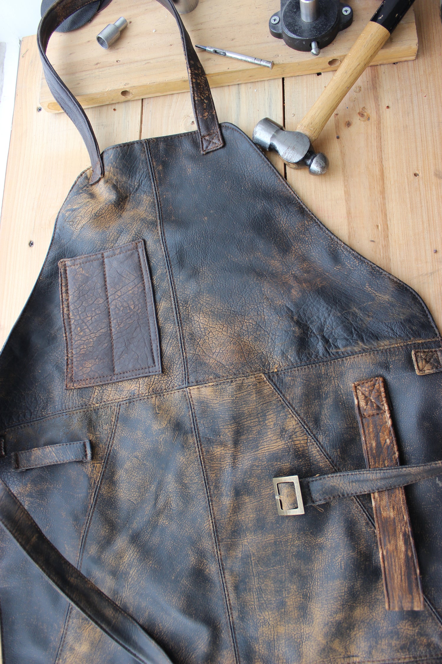 MATEUS Leather Apron ULTRA Distressed Brown - Custom-Made Personalized Name Initials - PDCollection Leatherwear - Online Shop